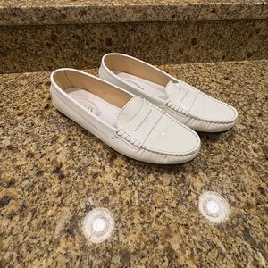 Tod's Patent Leather White Loafers/Driving Moc Size 39 US 9 Women's
